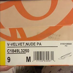 Via Spiga nude pointy flats